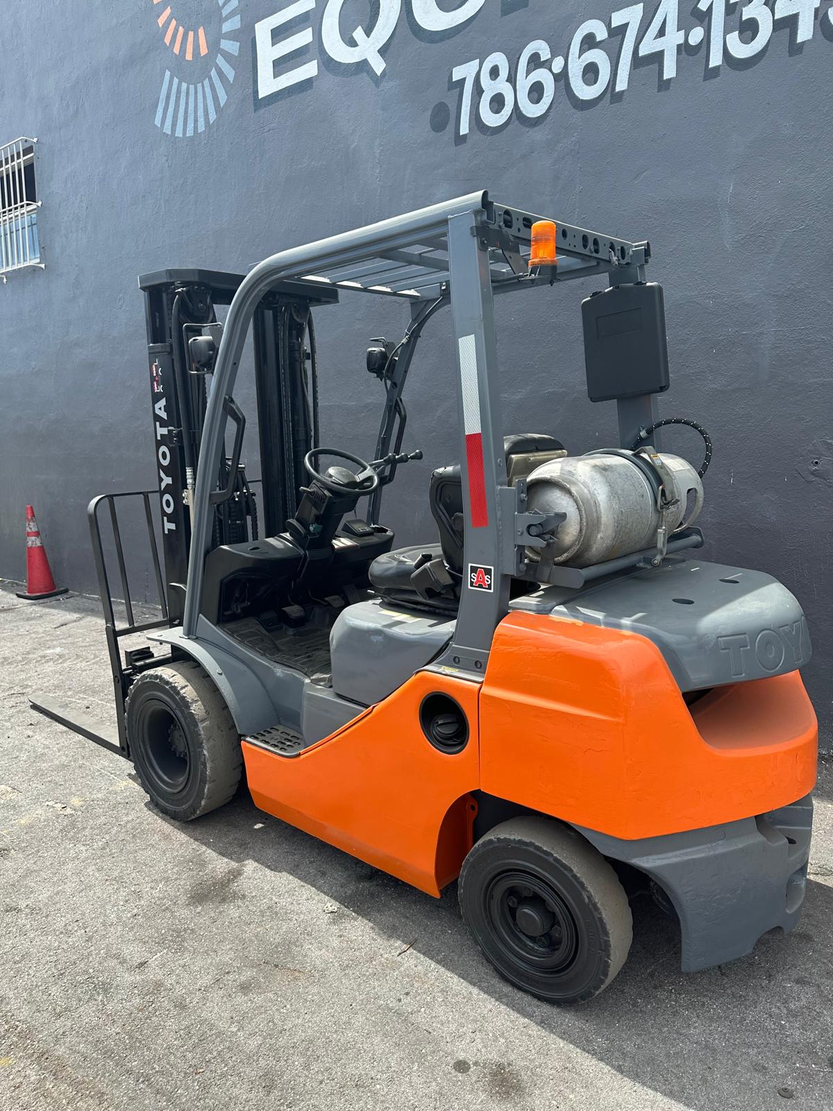 2015 Toyota Forklift 4,500LB 3 Stage - Stock#: FL7640