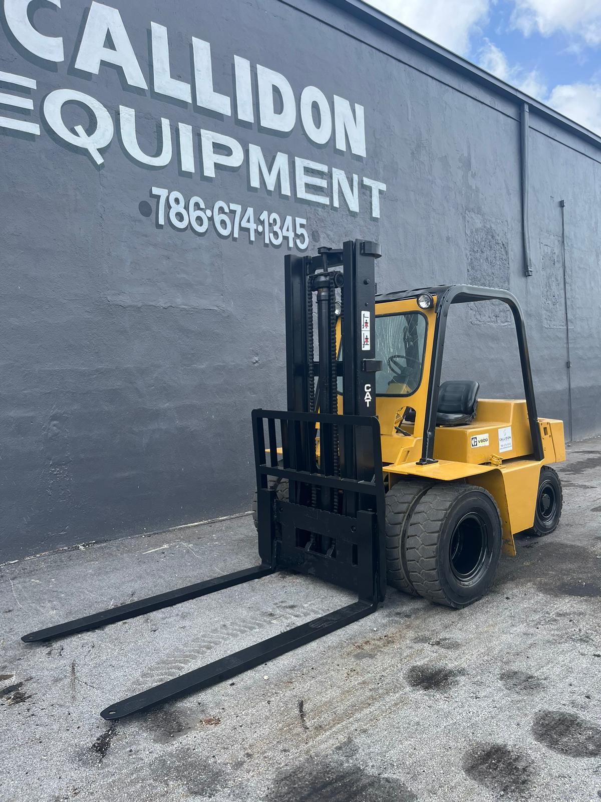 CAT V80D Pneumatic Forklift 2 Stage 8,000lb