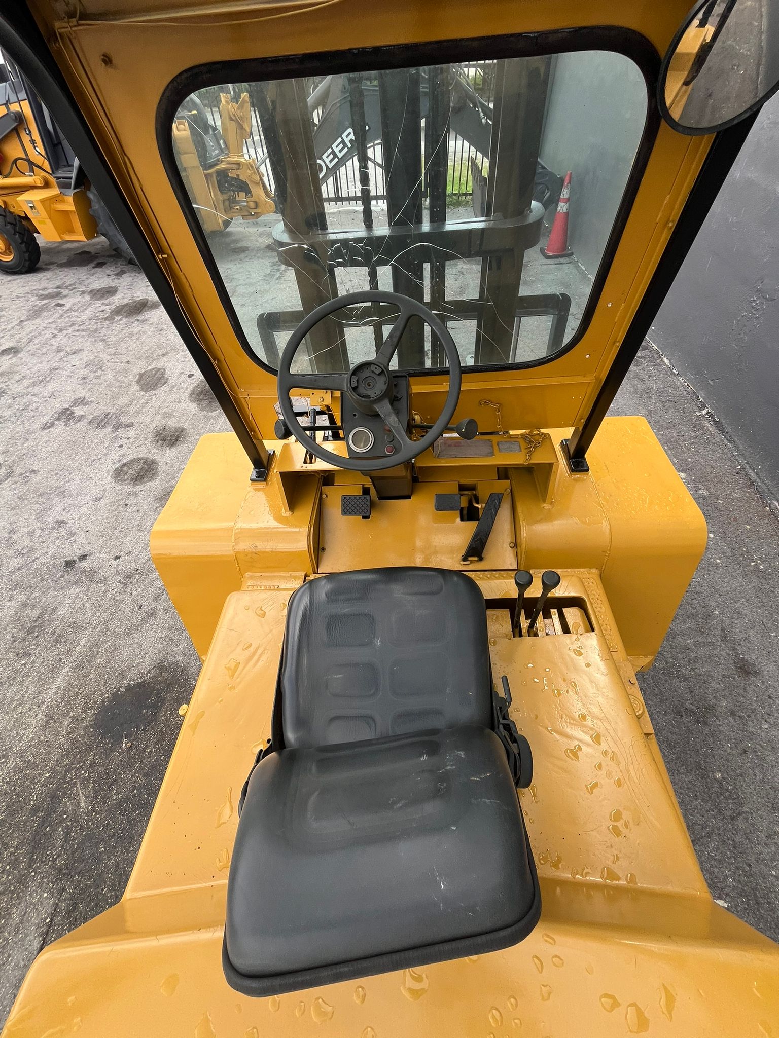 CAT V80D Pneumatic Forklift 2 Stage 8,000lb