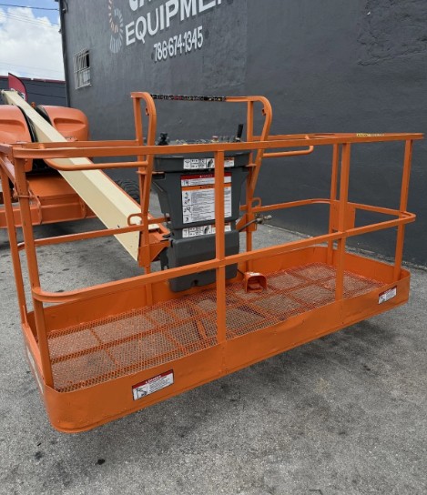 2014 JLG 400S 4WD Diesel Telescopic Boom Lift