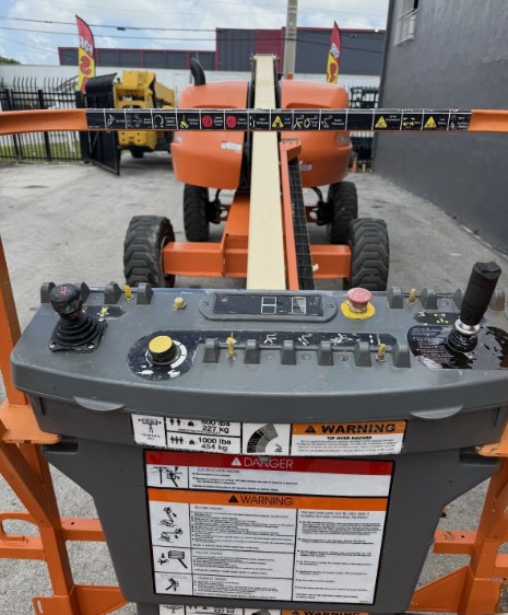 2014 JLG 400S 4WD Diesel Telescopic Boom Lift