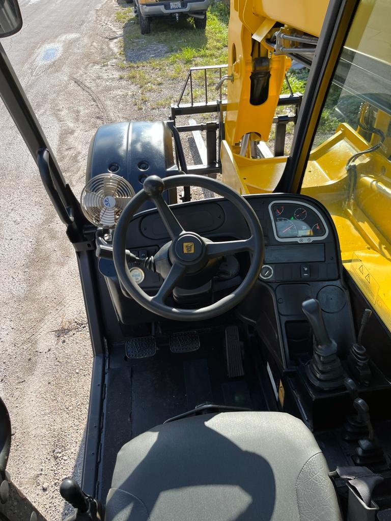 2014 JCB 507-42 7000lbs Telehandler - Stock# TJCB6208