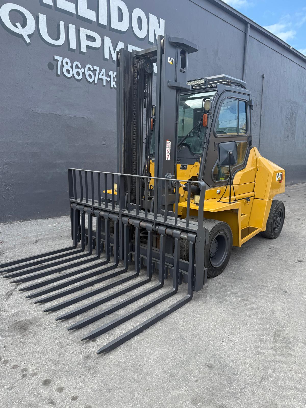 2014 Cat DP70N Diesel Forklift