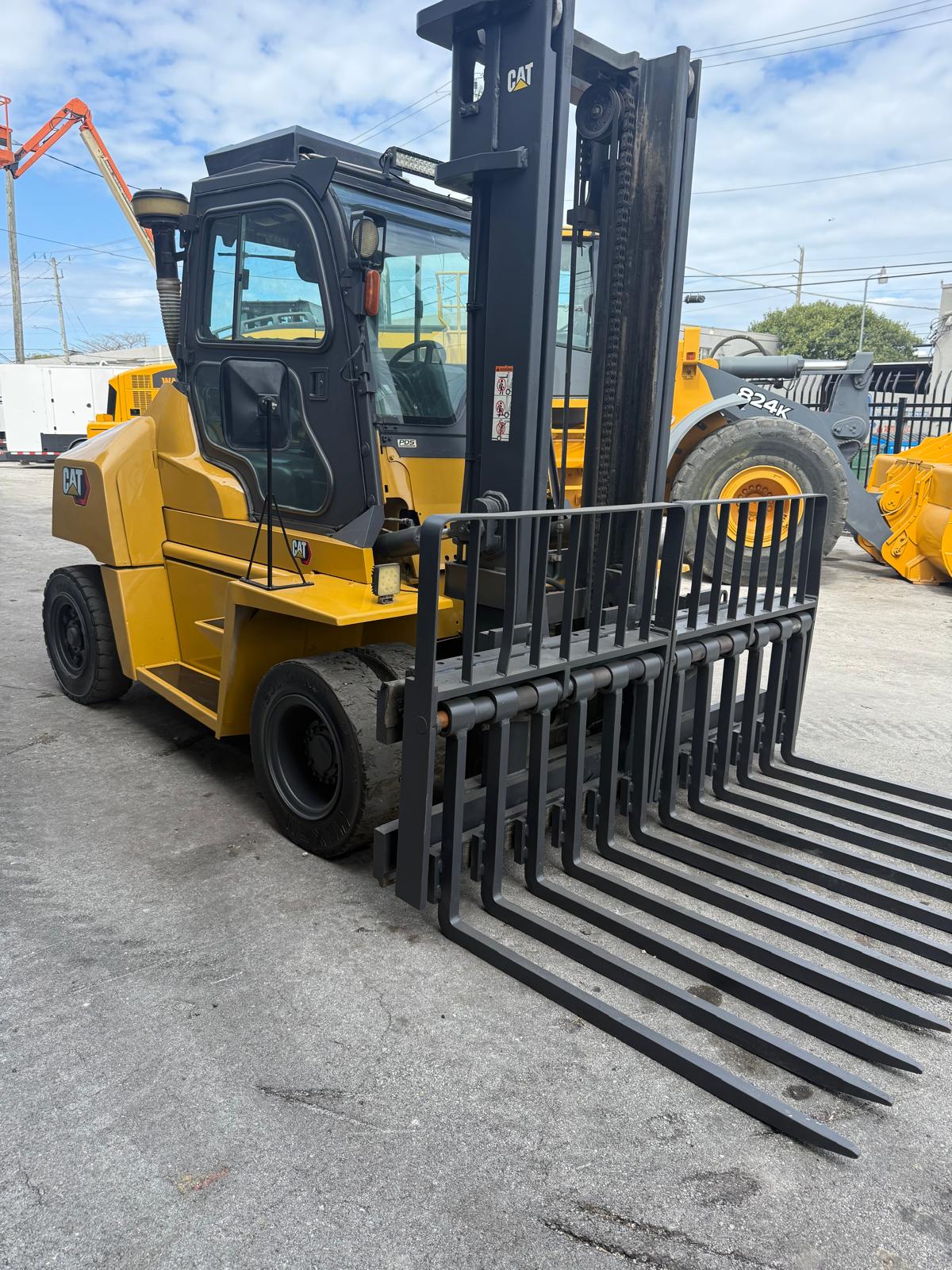 2014 Cat DP70N 12,300 lb Diesel Forklift