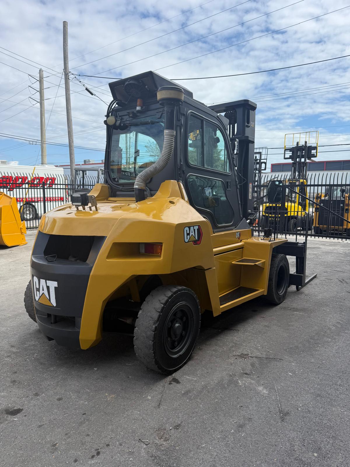 2014 Cat DP70N 12,300 lb Diesel Forklift