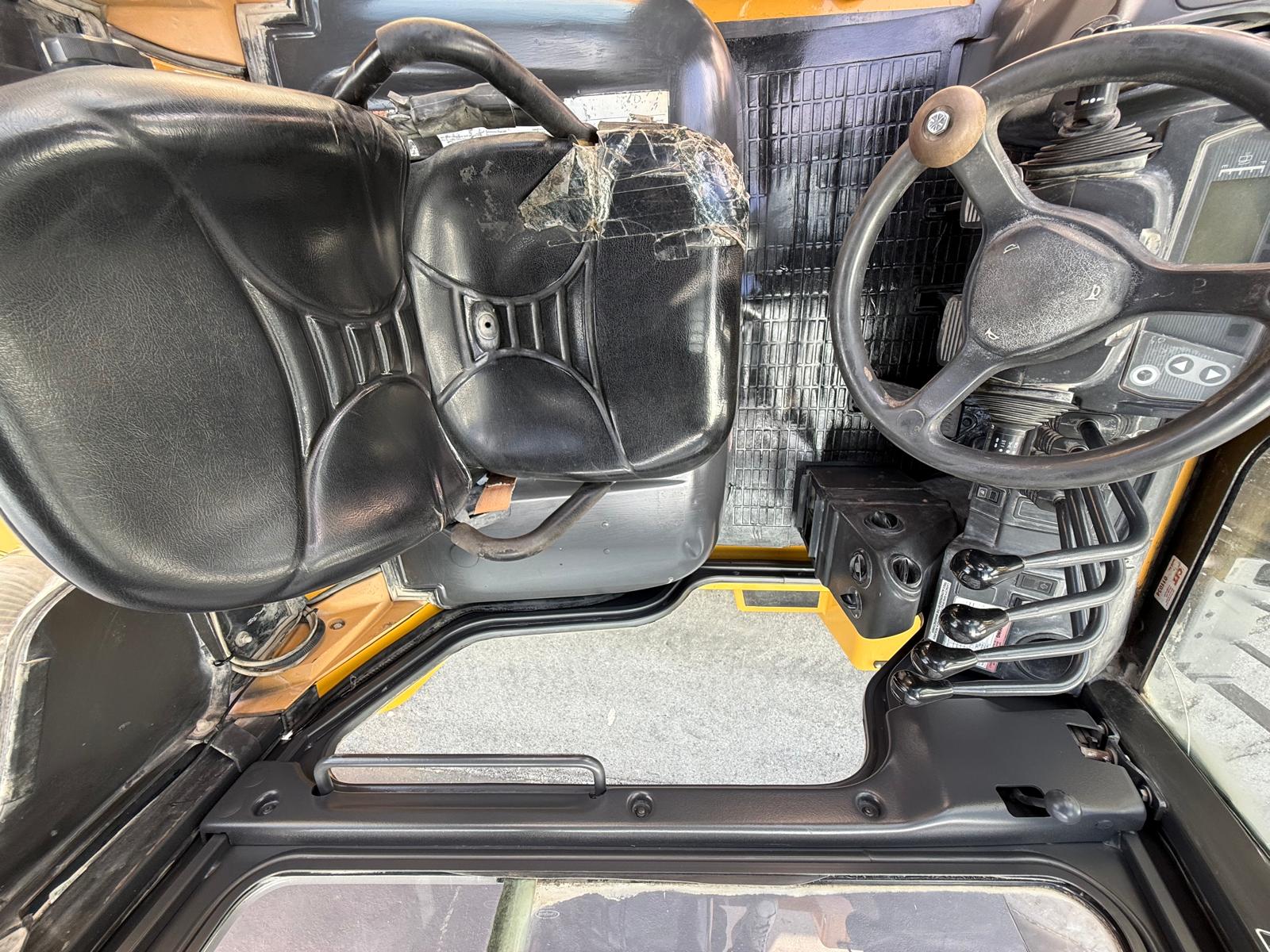 2014 Cat DP70N 12,300 lb Diesel Forklift