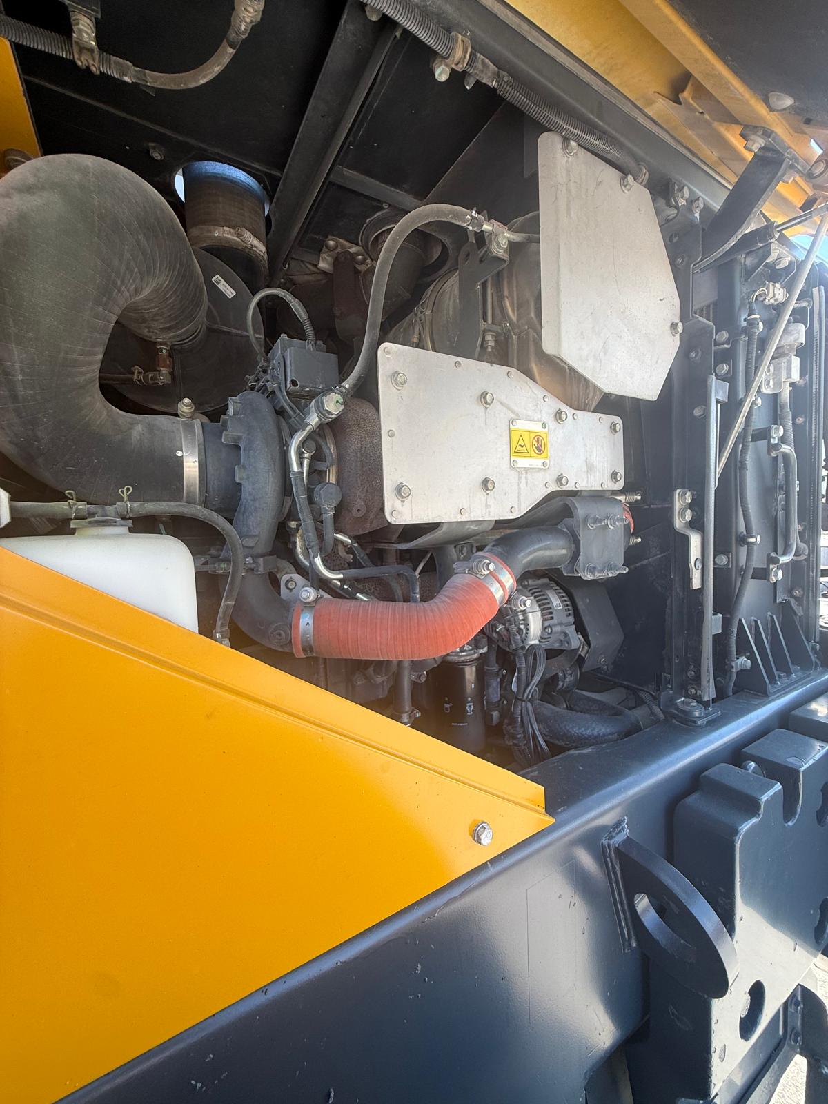 2015 Komatsu WA270-7