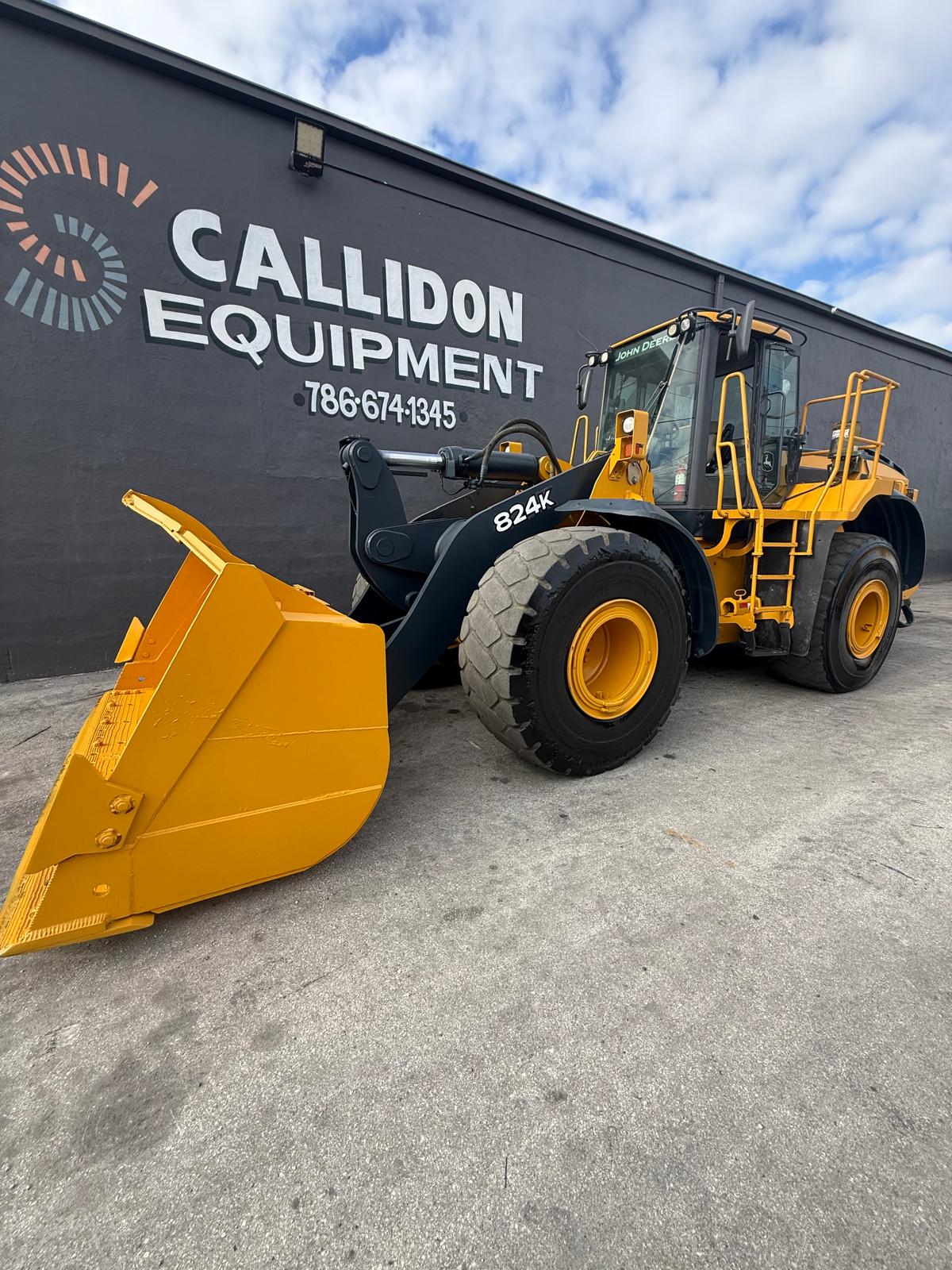 2012 John Deere 824K Wheel Loader