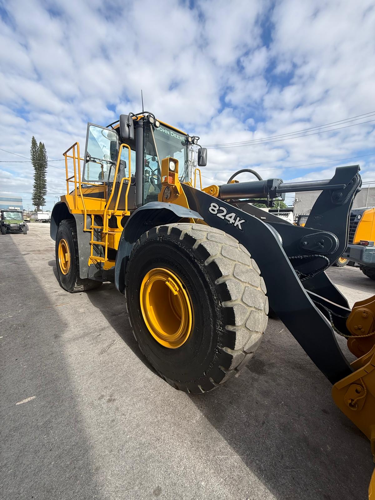 2012 John Deere 824K Wheel Loader